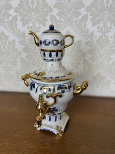 Porcelánový samovar s ručnou maľbou a pozlátením - dekorácia